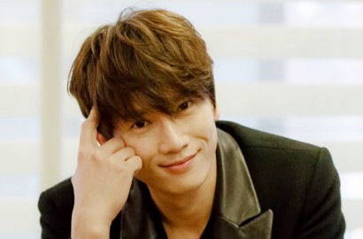 Seriusnya Ji Sung - Kwon Yuri SNSD cs di Sesi Baca Naskah 'Defendant'