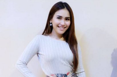 Sarapan Pertama Bareng Bilqis di 2017, Netter Sindir Bibir Ayu Ting Ting Mirip Gorong-Gorong