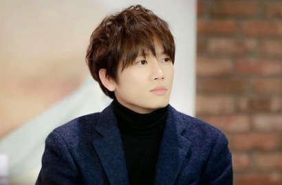Jadi Ayah Kece, Ji Sung Antar Anak Sekolah di 'Defendant'