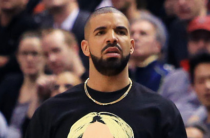 Nyanyi Lagu 'Work', Drake Sindir Rihanna di Penampilan Akhir Tahun?