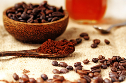 Nggak Melulu Diminum, Begini Sejuta Manfaat yang Kamu Dapat dari Facial Kopi