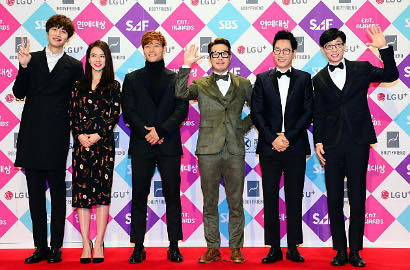 Song Ji Hyo cs Foto Bareng, Fans Ramai Minta 'Running Man' Jangan Dibungkus