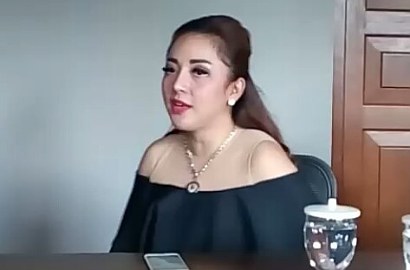 Kepergok Jalan Bareng Pria, Regina Andriane Belum Move On dari Farhat Abbas dan Krisna Murti?