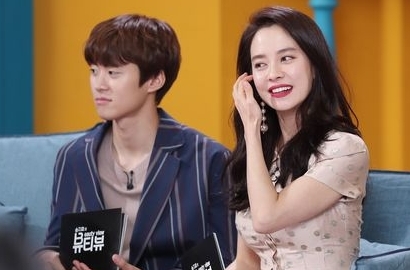 Cerianya Song Ji Hyo-Gong Myung Jadi MC di 'Beauty View'