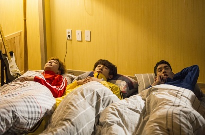 Senangnya Chanyeol EXO Tidur Bareng Choi Tae Joon cs di 'Missing 9'
