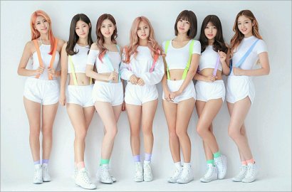 Usung Konsep Lolita di Season Greeting, Fans DIA Protes dengan Cara Ini