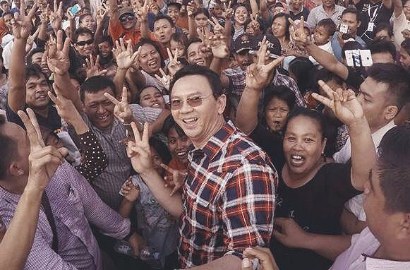 Relawan Ahok Dikeroyok 10 Orang, Apa Motifnya?