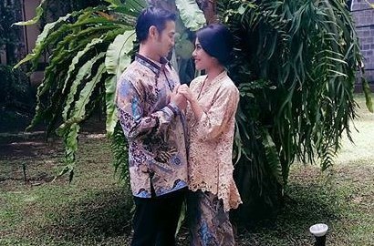 Resmi Lamar Sepupu Raffi Ahmad, Tara Budiman Pamer Pose Kocak Usai Pasangkan Cincin