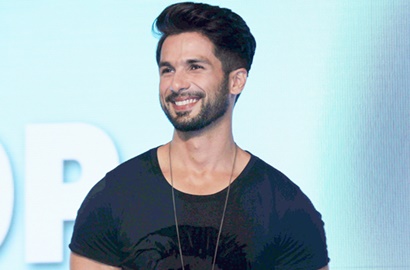 Lindungi Bayi Misha dari Paparazzi, Shahid Kapoor Disamakan dengan Michael Jackson