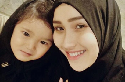 Hadirkan Negeri Dongeng 'Frozen', Intip Kemeriahan Pesta Ultah Anak Ayu Ting Ting