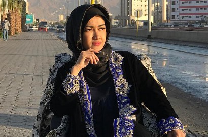 Ucapkan Ini di Masjid Nabawi, Mata Sembab Julia Perez Bikin Netter Terenyuh