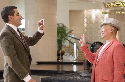 Makan Permen di Lantai, Rowan Atkinson 'Mr. Bean' Kocak di 'Top Funny Comedian The Movie'