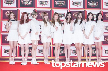 Segera Gelar Tur Konser, Twice Rilis Poster Bertema Negeri Dongeng