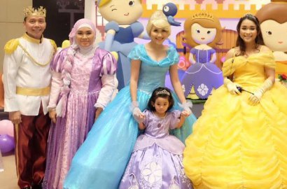 Sindir Raffi Tak Datang Demi Temani Nagita, Ayu Ting Ting dan Ayah Rozak Dibully Netizen