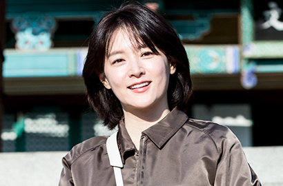 Bukan Pakai Hanbok, Ini Cantiknya Lee Young Ae Jadi Profesor di 'Saimdang'