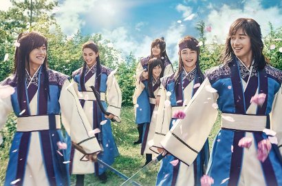 Cerianya Minho - V BTS cs Belajar Tari Pedang di 'Hwarang'