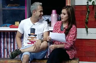 Ayu Ting Ting Malu-Malu Diajak 'Nikah' oleh Raffi, Netter: Astaga Gak Mikirin Nagita