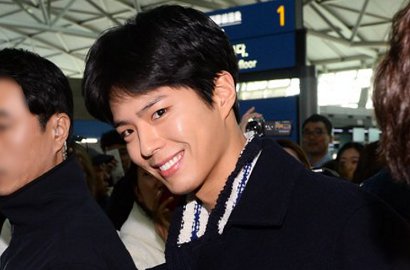 Ganteng Saat Jumpa Pers, Park Bo Gum Cerita Sudah Makan Ini di Jakarta