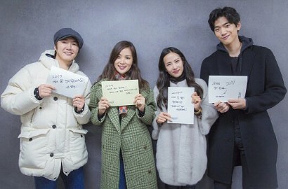 Cerianya Yoon Sang Hyun-Sung Joon di Sesi Baca Naskah 'Perfect Wife'