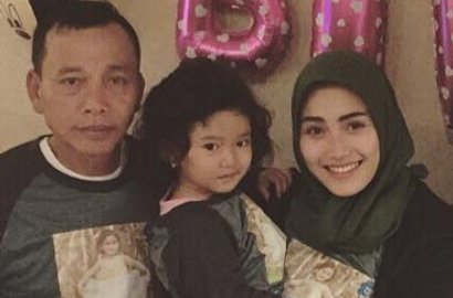 Pakai Gaya Dandanan Unik Ini, Ayah Ayu Ting Ting Kembali Dicibir