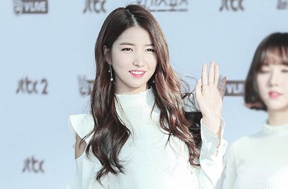 Kecantikan Sowon G-Friend di Red Carpet GDA 2017 Ini Sukses Bikin Terpana