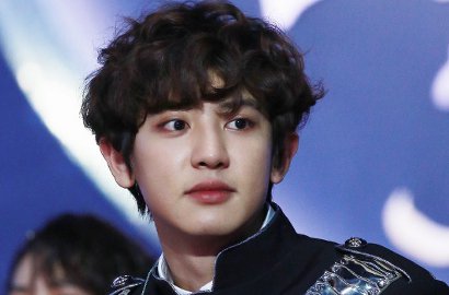 Gantengnya Chanyeol EXO Tiduran di Bathtub Pada Pemotretan Ceci