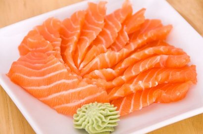 Enak Disajikan Dalam Bentuk Sushi, Inilah Manfaat Penting Melahap Ikan Salmon