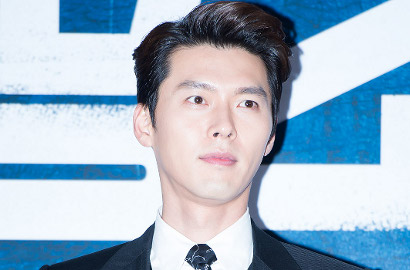 Rangkul Fans, Hyun Bin Unyu Pakai Bunga di Kepala di Showcase 'Cooperation'