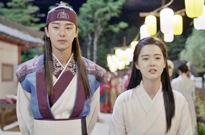 Ketahuan Bukan Kakak Kandung, Park Seo Joon Bakal Cium Go Ara di 'Hwarang'?