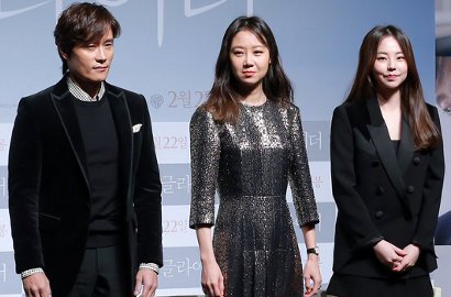 Memesona, Lee Byung Hun-Gong Hyo Jin cs Pamer Senyum di Premiere 'Single Rider'