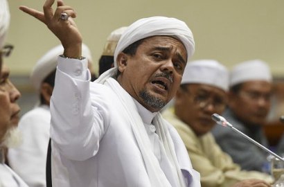 Habib Rizieq Ungkap Fakta Penganiayaan Laskar FPI di Bandung