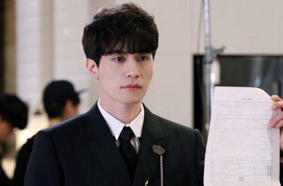 Seriusnya Lee Dong Wook Syuting 'Goblin' Jadi Raja yang Merana