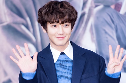Promosi Drama, Chanyeol EXO Pamer 'Missing 9' Masuk Koran