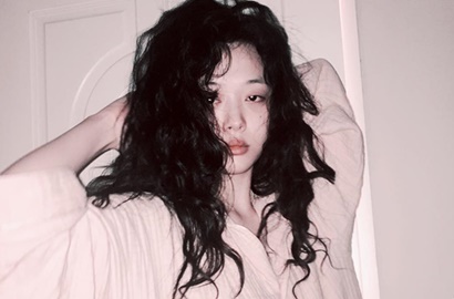 Makin Berani, Sulli Pamer Foto Nggak Pakai Celana!