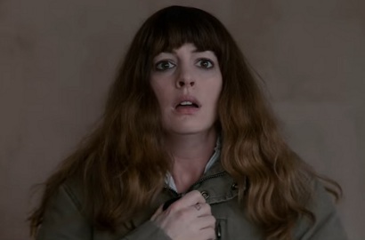 Jatuh Miskin, Anne Hathaway Kendalikan Monster di Trailer 'Colossal'