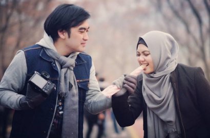 Edisi Baper, Rina Nose Bakal 'Dilamar' Mantan Suami di 'Comedy Traveler'?