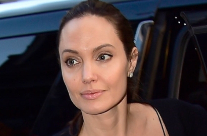 Angelina Jolie Tak Izinkan Zahara Bertemu Ibu Kandungnya?