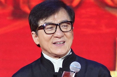 Jackie Chan Diam-Diam Lakukan Operasi Besar Saat Syuting di Luar Negeri