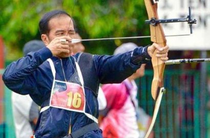 Ikut Kejuaraan Panahan, Jokowi Berhasil Kalahkan Menpora