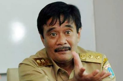 Spanduk Tolak Pemutaran Wayang Kulit Heboh di Medsos, Ini Kata Djarot