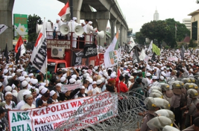 Bendera RI Bertulisan Arab Tuai Kontroversi, Pelaku Ternyata Terinspirasi TKR