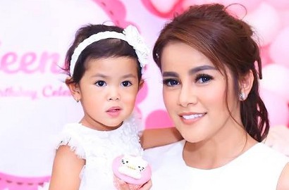 Dihadiri KD cs, Intip Deretan Foto Perayaan Ultah Meriah Putri Olla Ramlan