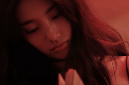 Galau Soal Cowok, Suzy Dandan Acak-Acakan di MV 'Yes No Maybe'