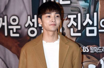 Asyik Liburan di Cebu, Kim Min Jae Jadi 'Rebutan' Dancer Seksi