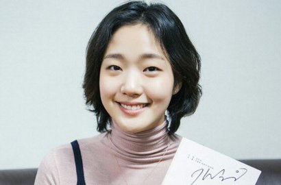 Sering Diolok Jelek, Kim Go Eun Buktikan Cantik Natural Lewat Foto-Foto Ini