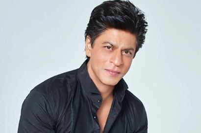 Ricuh, Seorang Pria Meninggal Saat SRK Promosi 'Raees' di Kereta Api