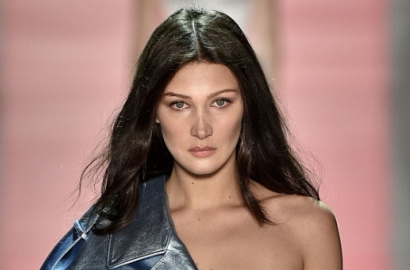 Berkali-Kali Pamer Bagian Intim, Bella Hadid Cari Perhatian Sang Mantan?