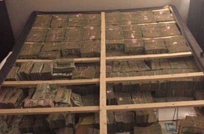 Bikin Heran, Pria Ini Sembunyikan Uang Rp 266 Miliar di Bawah Kasur