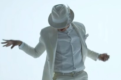 Bernuansa Putih, Rain Rilis MV 'The Best Present (White Ver)'