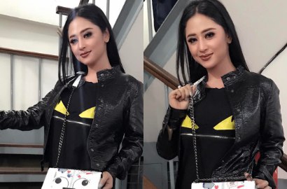 Pamer Pantat Sambil Jump Squad, Celana Bolong Dewi Persik Bikin Salah Fokus